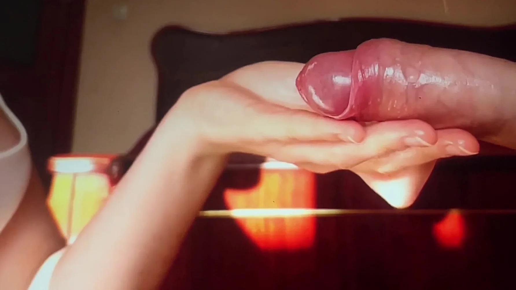 I Gave A Beautiful Handjob To My Plumber With A Cumshot At The End