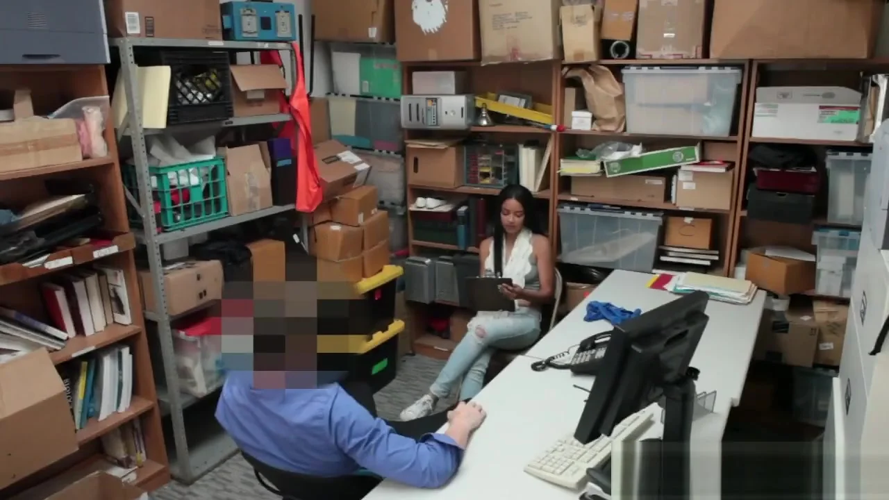 Shoplifters Bonnie And May Pounded In Threesome