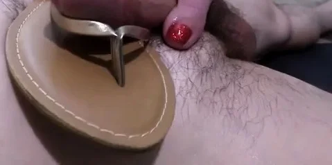 Wifecrazy - Erotic Footjob Featuring Arches and Flip Flops