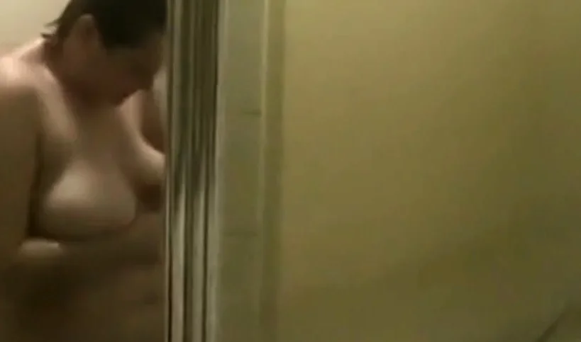 secretly turned on by my busty mom