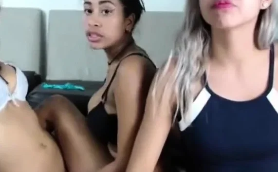 Hot Latina Webcam pussy close up
