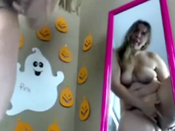 Silly Selfie Girls (1026)