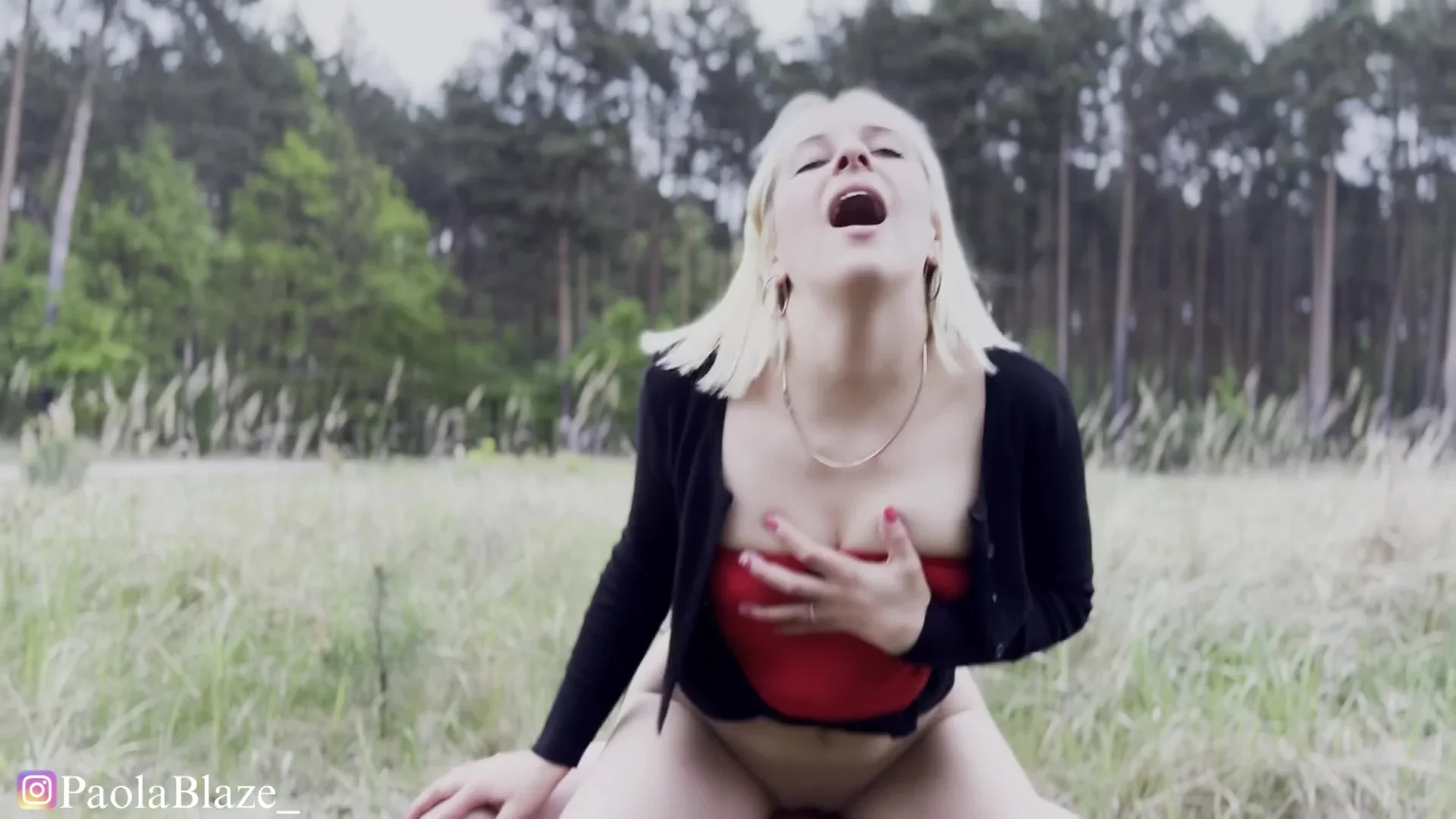 Paola Blaze In Tinder Date Turned Into Outdoor Sex - Polish Dialogs