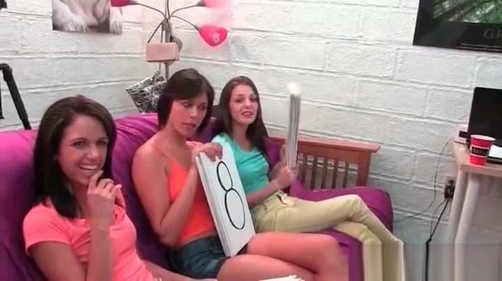 Horny College Girls Discuss Cocks