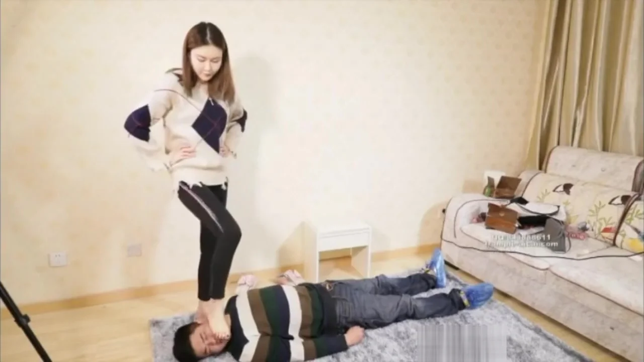 Chinese trampling and face kicking