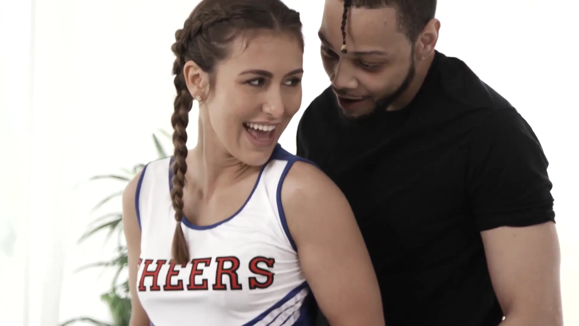 Cheerleader gets piped