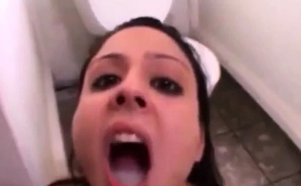 brunette cumbrushing scene