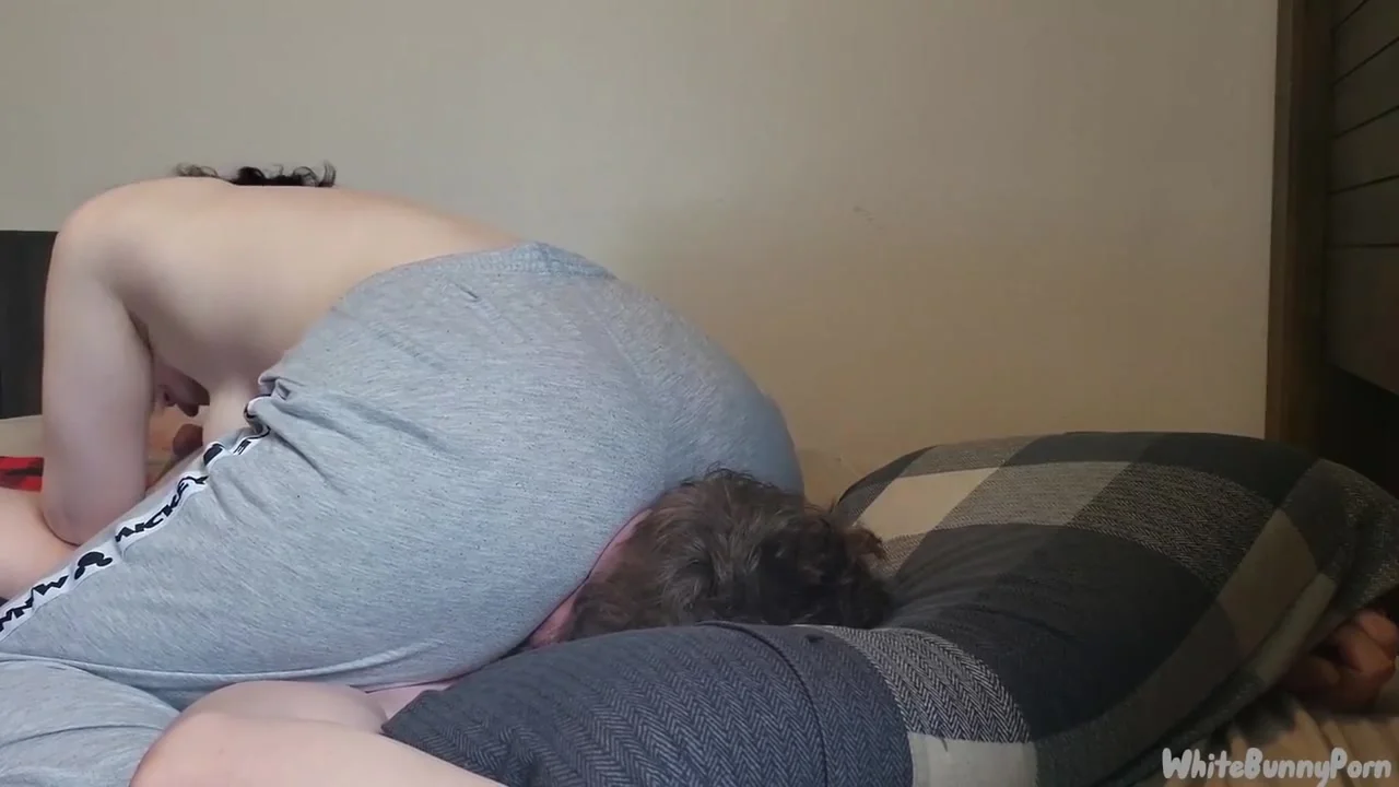 18 Year Old Facesitting Shorts Finish