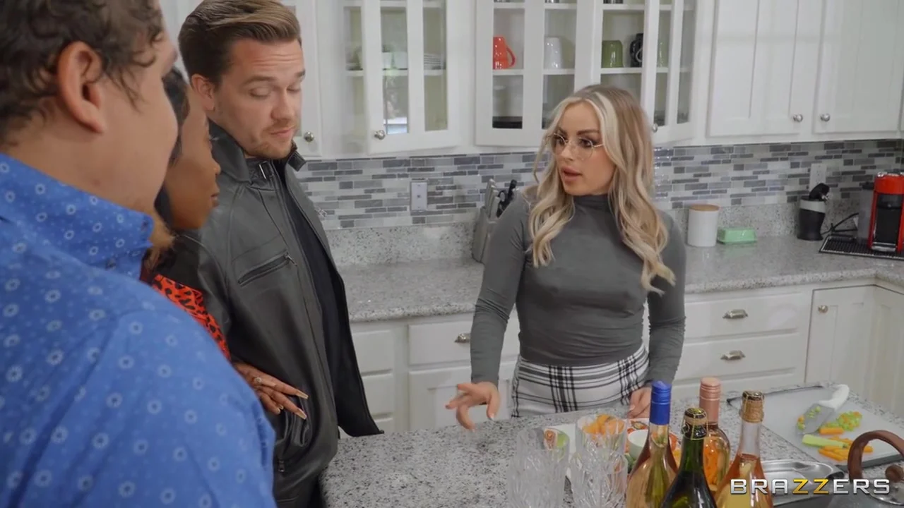 Kyle Mason And Anna Claire Clouds In Sneaky Squirting With Her Ex / 17.2.2024