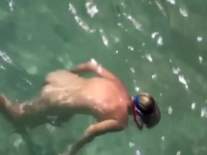 Naked diving girl spied by a