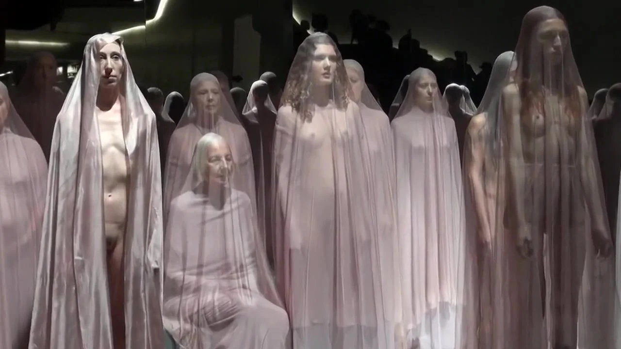 Naked on Stage 91 Vanessa Beecroft