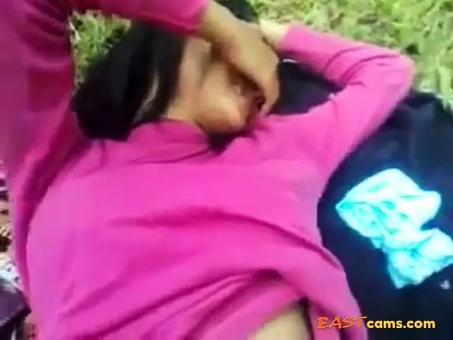 Shy Teen girl get fucked outdoor