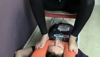Beautiful Girls - Cruel Girls Foot Spitting Femdom