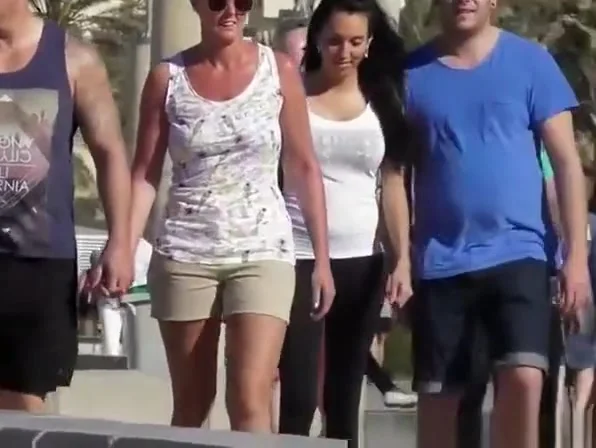 Sexy cameltoe on chick black leggings
