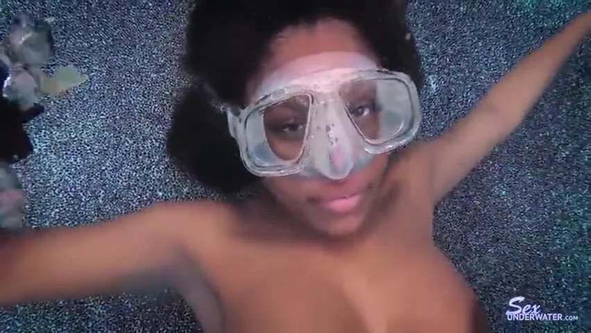 Scuba Masturbation With Lola Chanel