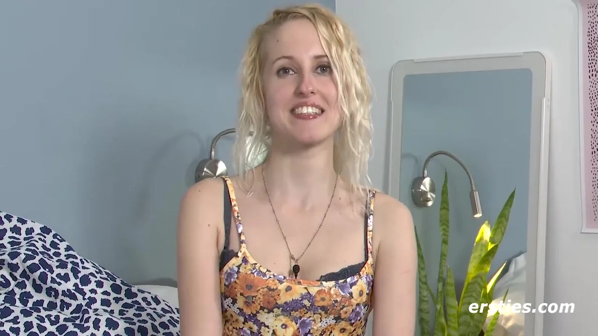 Katzchen Callisto Spielt Mit Dildo