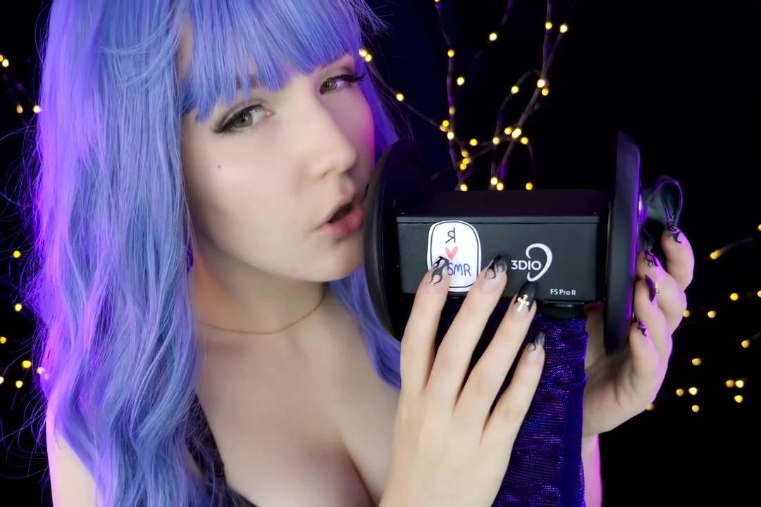 Asmr Kitty Klaw - Hot Licking & Mouth Sounds