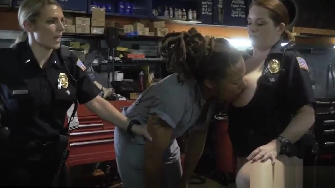 Amateur tries big dick Chop Shop Owner Gets Shut Down