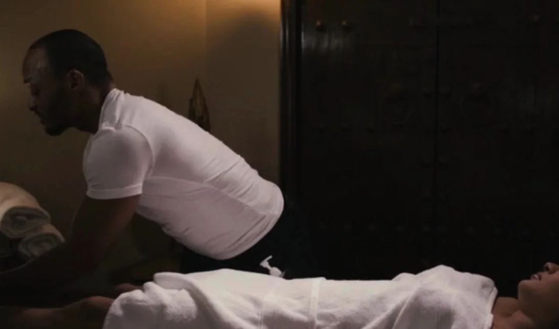 Busty latina shemale Eva Maxim sucks masseurs bbc