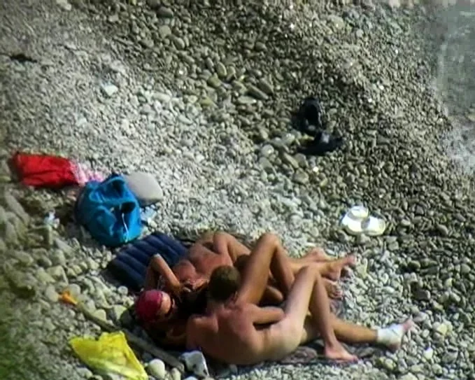 VOYEUR BEACH GIRLS 36