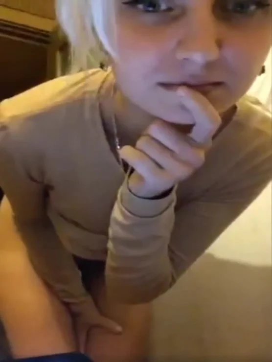 Blonde Russian On Periscope Has An Insane Body