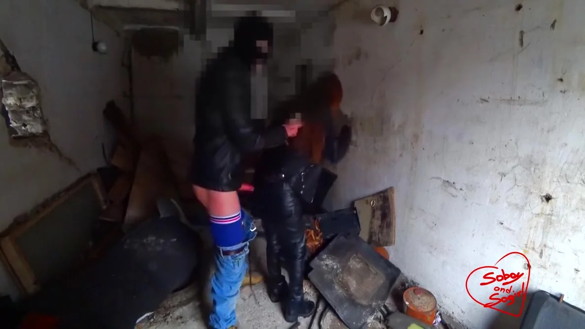 Creampie For Beauty With Tight Pussy In Abandoned Garages