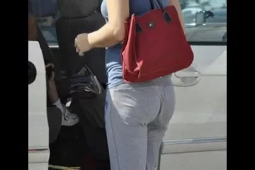 Slideshow - MILFs In Public - Non Nude