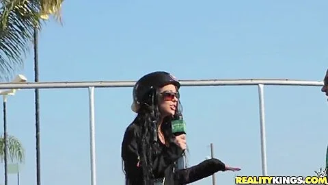 Amateur girls check out fuck machine on the street