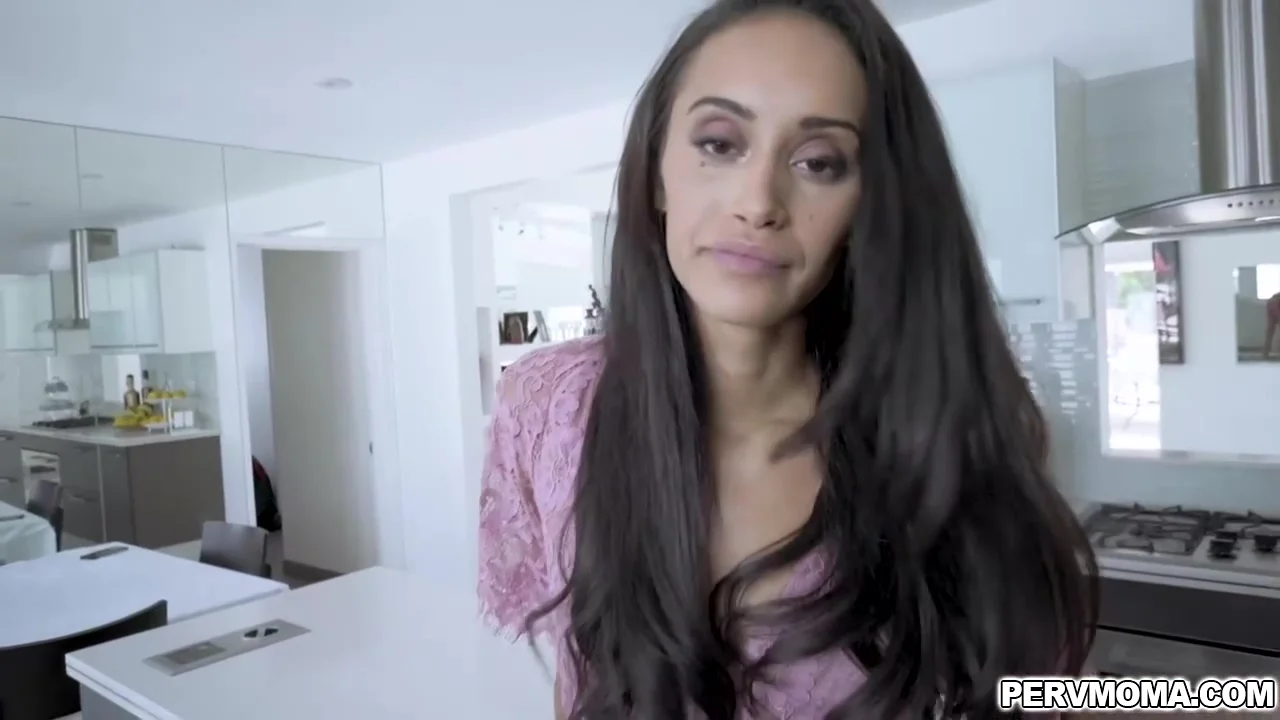Loving Stepmom Slurping Her Stepsons Young With Gia Vendetti