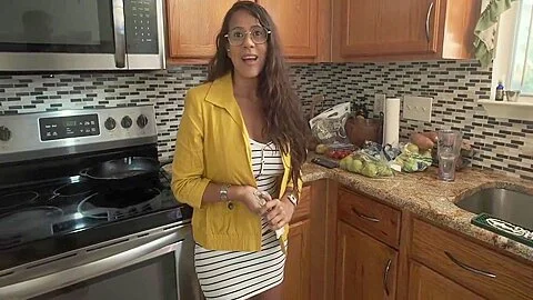 My Stepmom Scrambles My Eggs In The Morning When Dad Isnt Home 13 Min - Jolla Pr