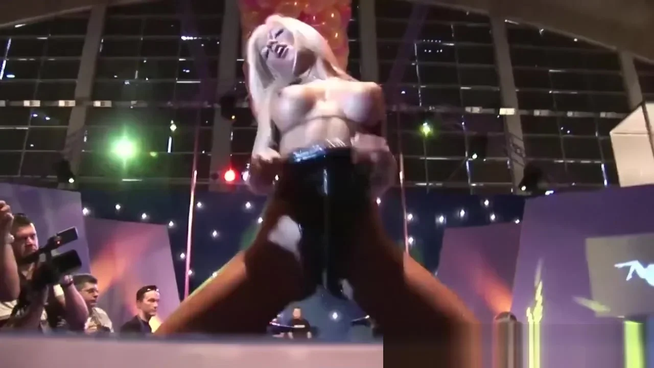 stepmom naked on public stage