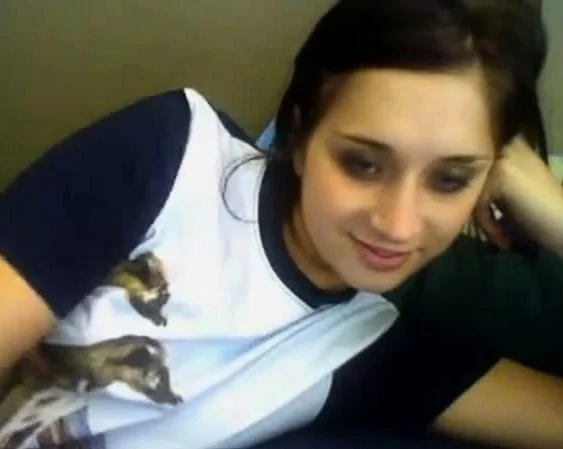 cute  blue eyes teen works the dildo