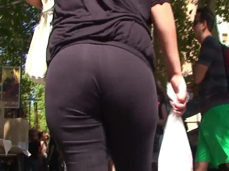 candid booty in black lycra