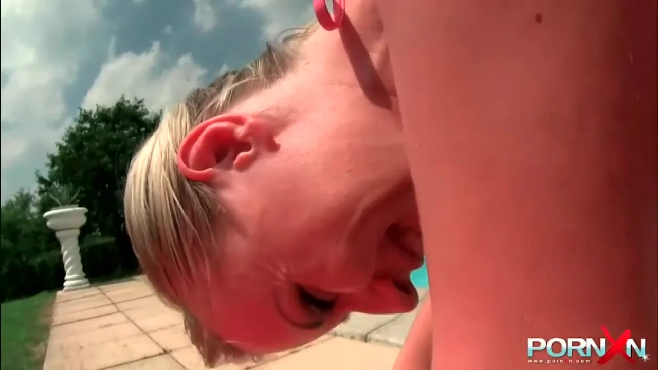 Busty babe fisting - PornXN