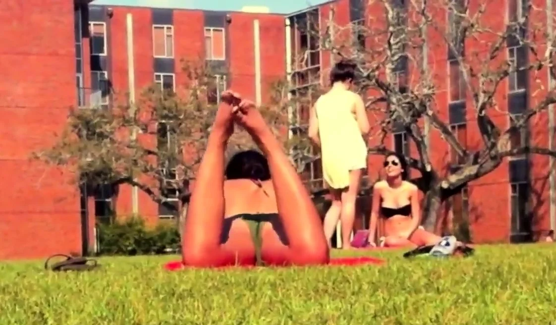 HIDDEN CAM BARELY LEGAL AMAZING TEEN ASS IN BIKINI DOWNTOWN