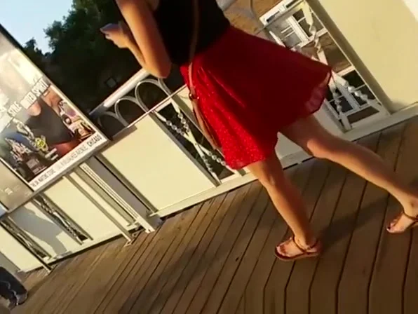 Blonde chick in red skirt upskirted