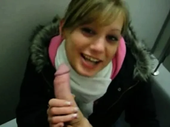 Amateur Blonde deepthroat in public toilet