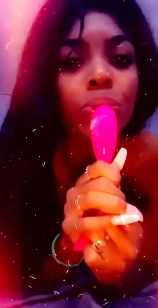 Jordy Love sucking & fucking her toys