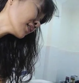 Tourist Fucks Ultra Tiny Filipina!