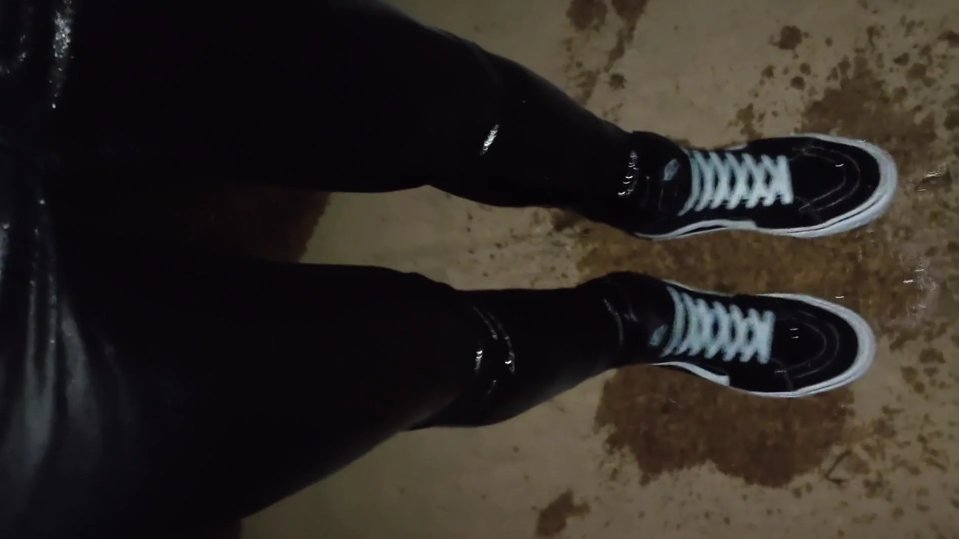 Pissing Skinny Jeans And Brand New Vans Sk8 Sneakers