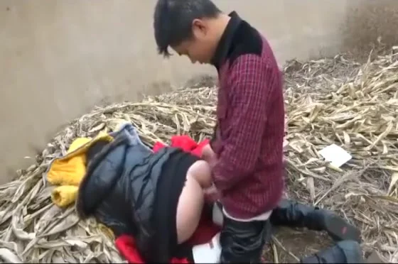 Japan sex public girl down jacket