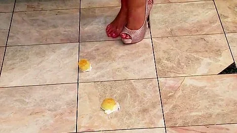 Aaliyah Love gets messy with cupcakes then plays w her sweet pussy