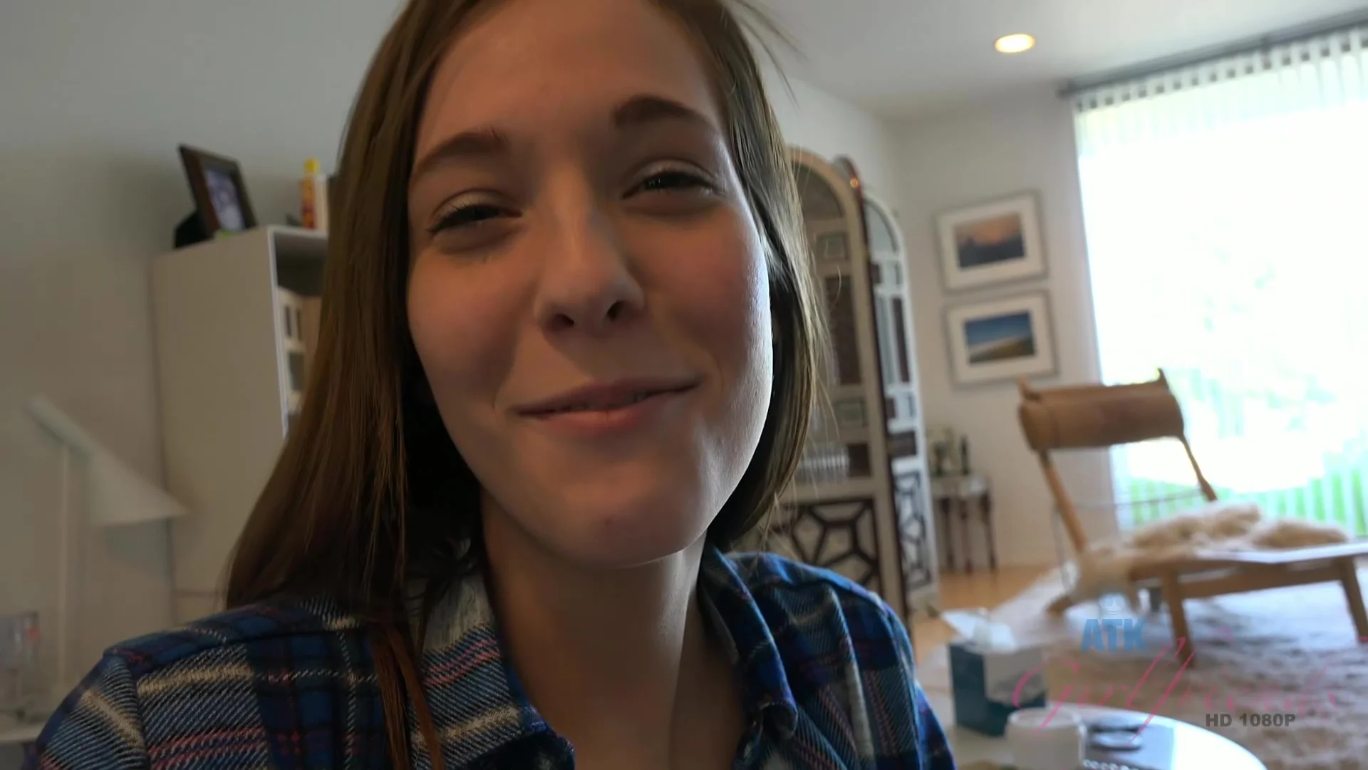 Molly Manson - Hardcore Handjob