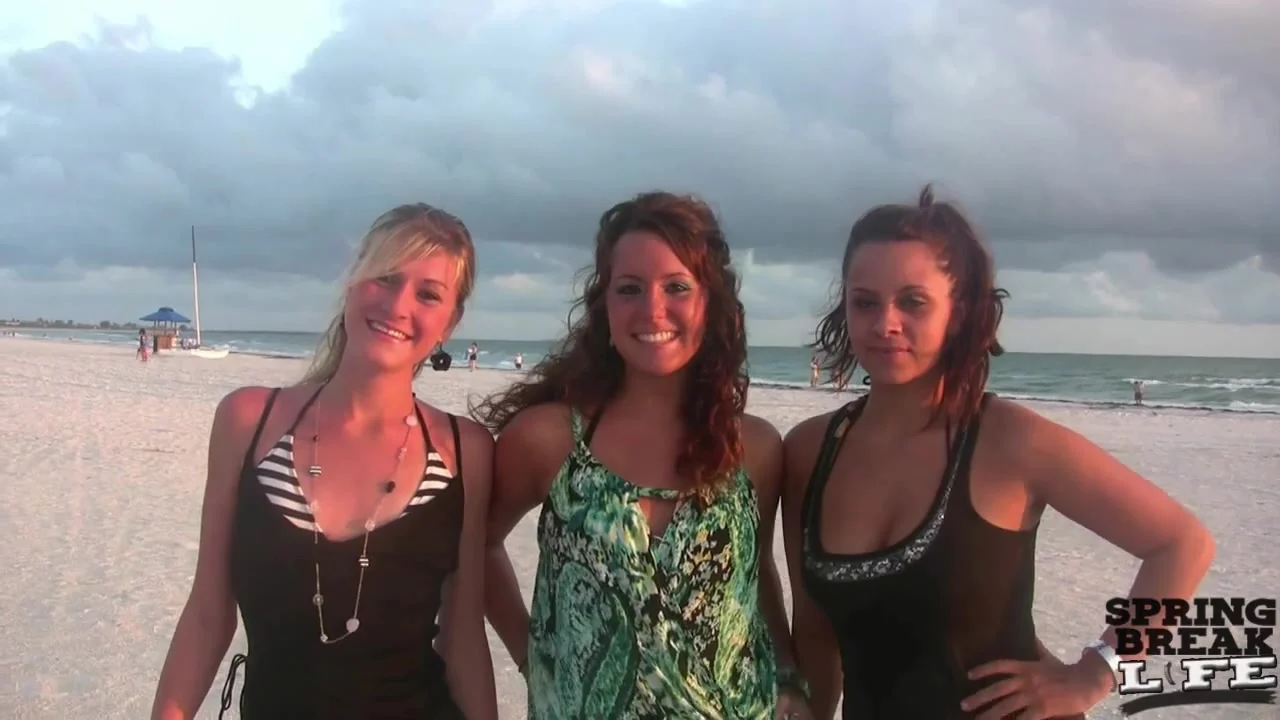 Girls Flashing on Vacation Treasure Island Florida