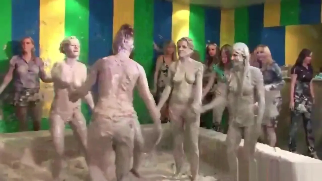 Nasty Lesbo Chicks Get Messy