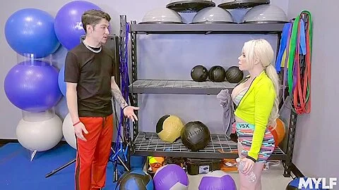 Cumplimentary MILF Massage - MYLF
