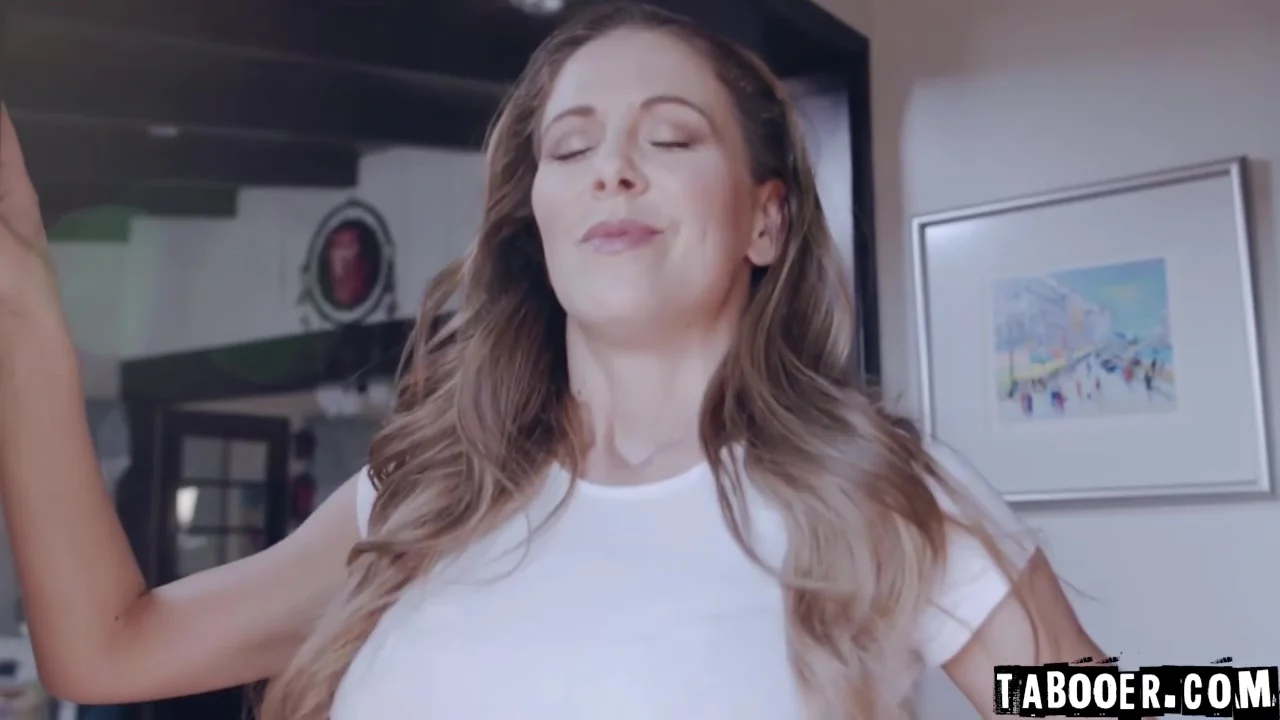 Cherie Deville In Alone Milf Feverishly Masturbates