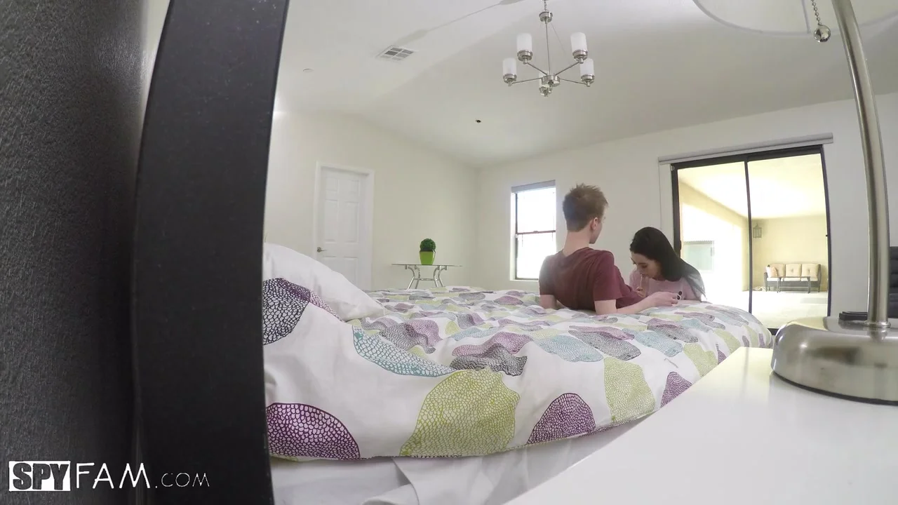 Horny Stepsis Takes Advantage Of Her Mischievous Stepbro - SpyFam