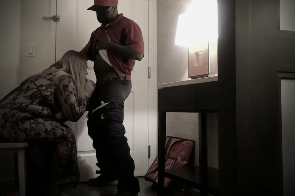 Horny Housewife Sucks And Fucks Black Pizza Delivery Guy 5 Min