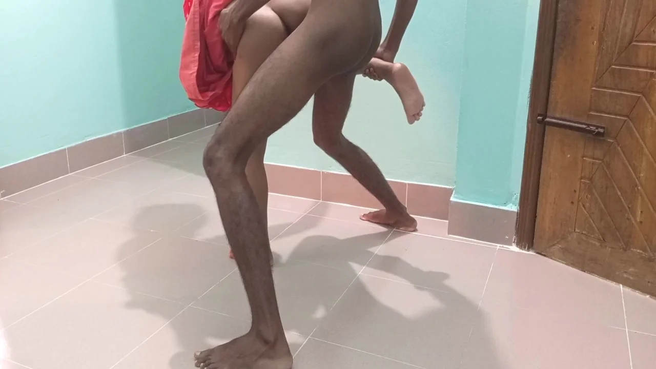 Deshi teen 18+ Bhabi Ko Tang Utake Chuda